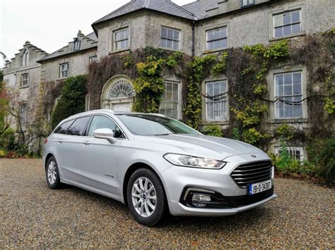 Ford Mondeo Hybrid Estate Review - Changing Lanes