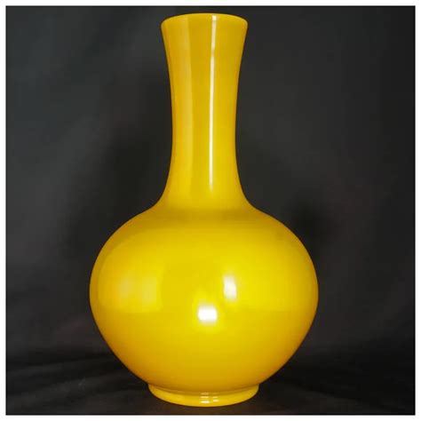 Large Chinese Qing Peking Glass Bulb Shape Vase Imperial Yellow 19th - Ruby Lane