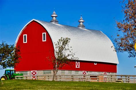 Pin by Judie Mudgett on My Red Barn Obsession | Farm life, Red barn, Farmhouse