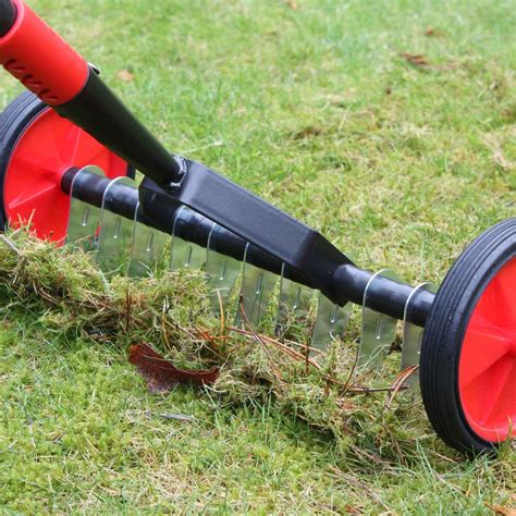 Wheeled Lawn Scarifier - Harrod Horticultural (UK)