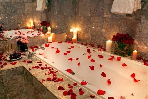 38 The Best Romantic Bathroom Ideas Perfect For Valentine's Day - HMDCRTN