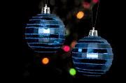 Photo of Bundle of festive glowing round party lights | Free christmas images