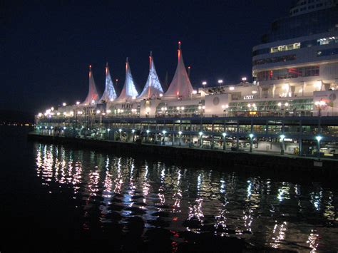 Light Show on Canada Place in Vancouver at Night | Best Pictures in the World