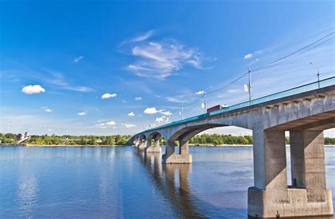 Premium Photo | Bridge on the volga river