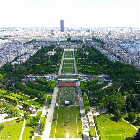 View from the 2nd floor - Picture of Eiffel Tower, Paris - TripAdvisor