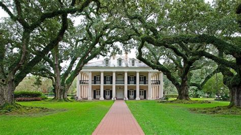 Guided Day Tour of Oak Alley Plantation