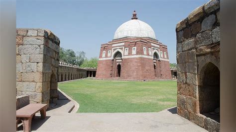 heritage structures | Exploring the tomb of Ghiyasuddin Tughlaq near ...