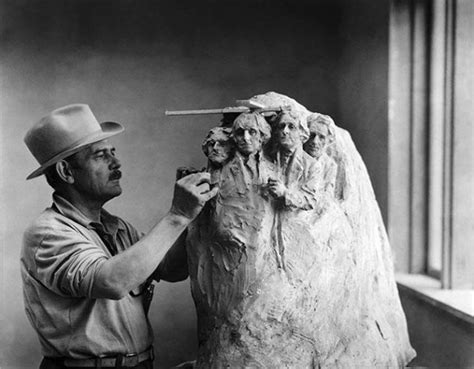 Construction of Mt. Rushmore .. The Sculptor's Studio — a display of ...