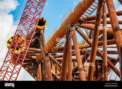 Offshore Platform Construction Stock Photo - Alamy