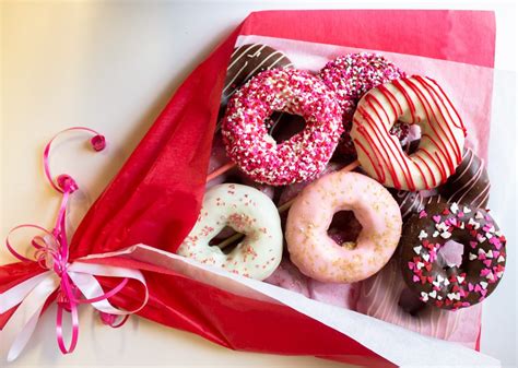 Holey Moley Doughnuts Debuts Valentine’s Day Doughnut Bouquets » Urban Milwaukee