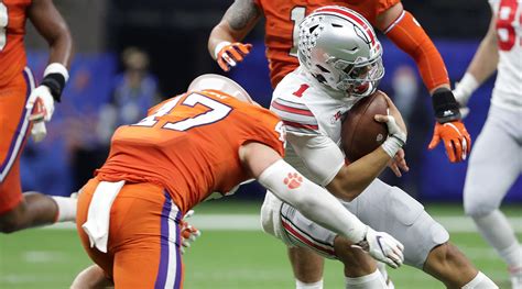 Justin Fields injury: Ohio State QB takes hard hit leading to ejection - Sports Illustrated