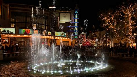 The Grove Fountain Show: "The Christmas Song" (2018) - YouTube