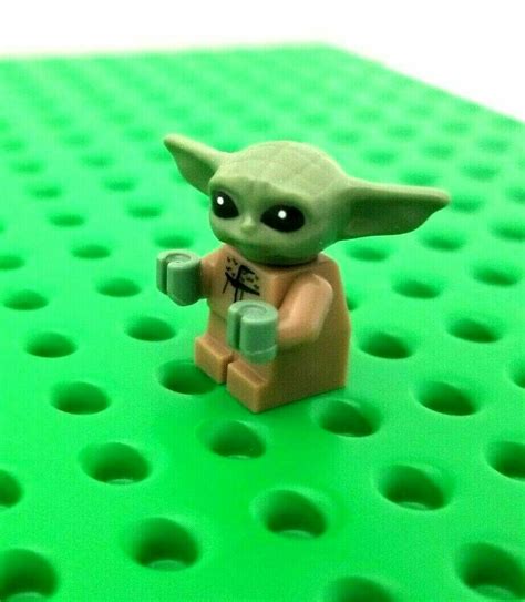 New Lego Baby Yoga Figure THE CHILD Grogu Mandalorian Minifigure Star ...