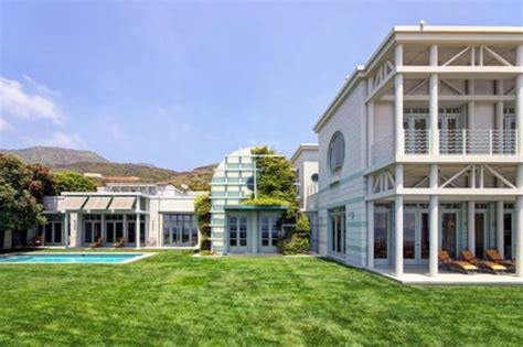 Oracle CEO Larry Ellison Purchases 9th Home on Malibu’s Carbon Beach ...