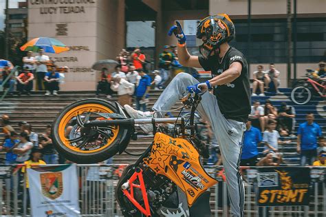 2017 National Motorcycle Stunts Championships [COL] on Behance