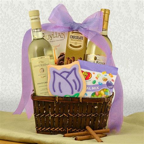 White Wine Duo Gift Basket $49.99 Item # 893 Cool off anytime with this chill white wine duo ...