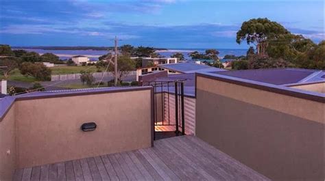 inverloch views accommodation - 9 Scarborough St, Inverloch VIC 3996 ...