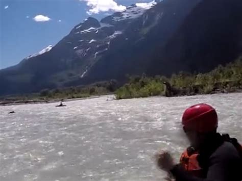 What’s that charging at rafters in the middle of a river in Canada? - Oneindia News