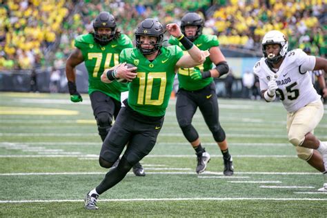 No. 9 Oregon Ducks football keeps climbing in the national polls after ...