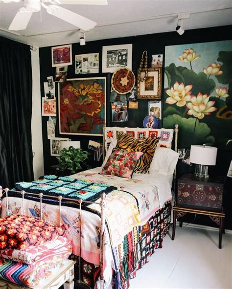 38 Unique And Bold Maximalist Bedroom Decor Ideas - DigsDigs