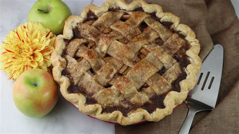 Lattice Top Apple Pie Recipe - Grow with Doctor Joanette