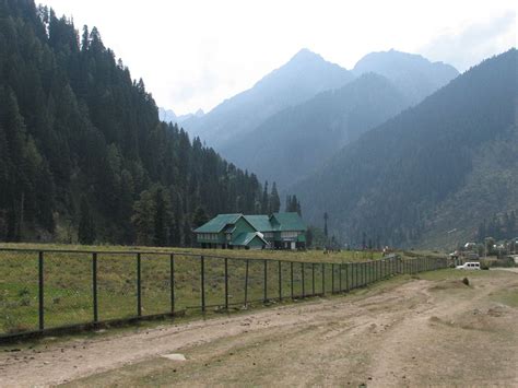 Pahalgam India Tourist Attractions ~ E- Travel Destinations | Tourist ...