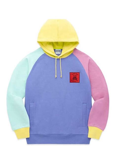 YouTuber Merch Is Taking Over The Streetwear Industry | Hoodies, Hoodie color block, Color block