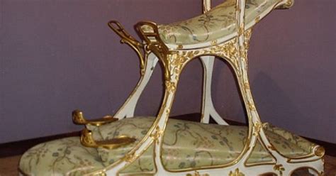 Siège d’Amour: This Love Chair Was Originally Designed for the Future King Edward VII in 1890 ...