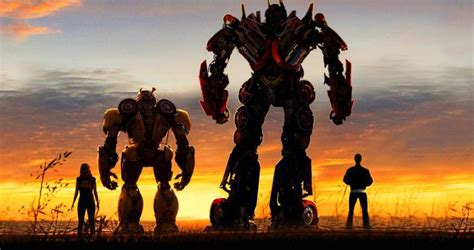 Bumblebee Comic-Con Footage Reveals Cybertron and Holographic Optimus Prime