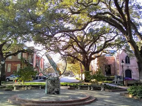 Savannah History Tour — Savannah Tours & Tales