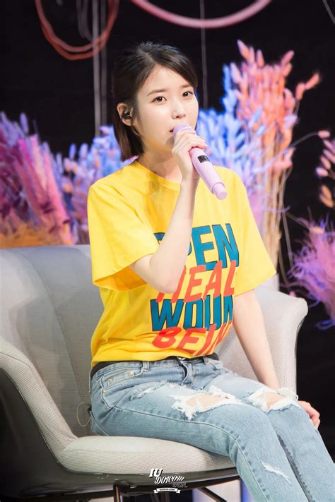 170421 IU - 'Palette' Comeback Showcase | Kpopping