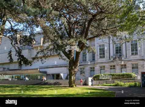 The Ulster Museum on Stranmillis Road, Belfast, Northern Ireland. View ...