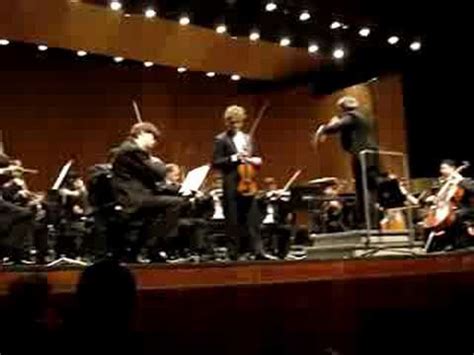 Solista com Stradivarius do Paganini - YouTube