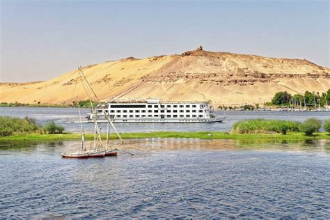 From Aswan: 4-Day Nile Cruise with Tours, Pickup & Drop-off