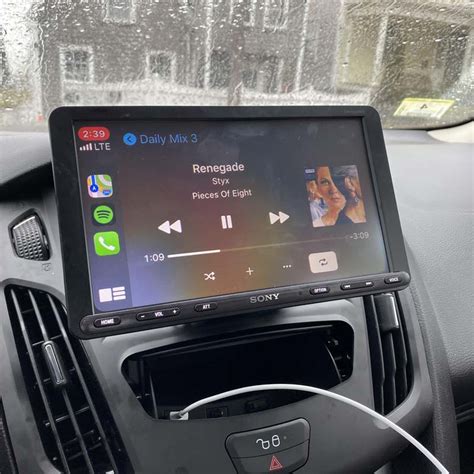 Sony XAV-AX8000 Apple CarPlay, Android Auto, 8.95″ Floating Screen, Bluetooth, USB and AUX ...