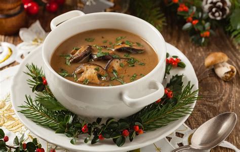 Ricetta Zuppa ai Funghi Porcini - Il Club delle Ricette