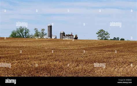 Amish People High Resolution Stock Photography and Images - Alamy