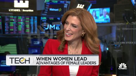 A new book by CNBC's Julia Boorstin examines the strengths of female leaders