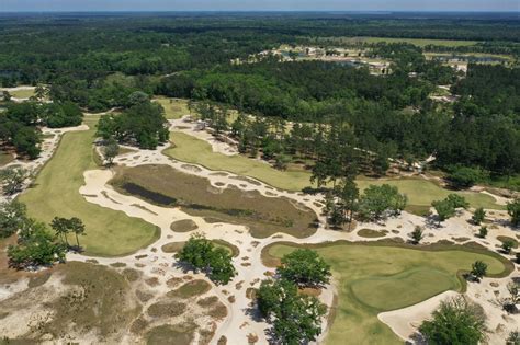 Congaree: PGA Tour heads to billionaires golf club with two members