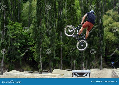 Freestyle BMX editorial stock image. Image of biker, active - 37927829