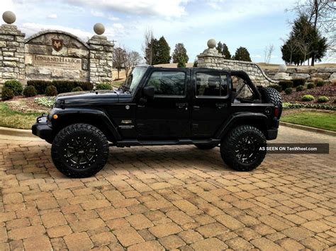 Curiosity Black Jeep Wrangler Sahara References