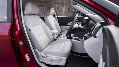 XUV300 Interior Image, XUV300 Photos in India - CarWale