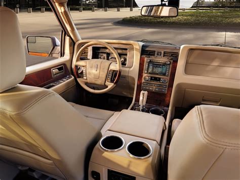 2017 Lincoln Navigator: 89 Interior Photos | U.S. News