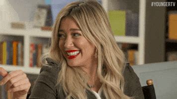 Hilary Duff GIFs - Find & Share on GIPHY