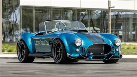 Superformance MKIII-R is a modernized Cobra kit car