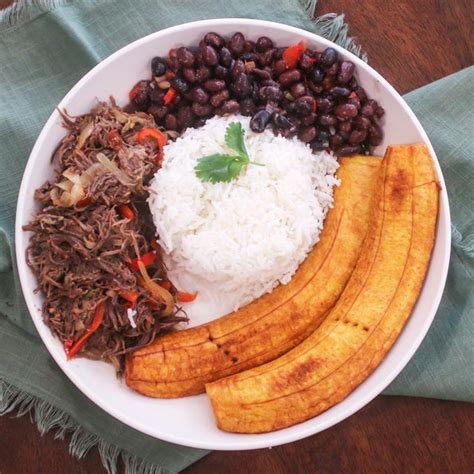 Pabellon Criollo - Traditional Venezuelan Recipe | 196 flavors