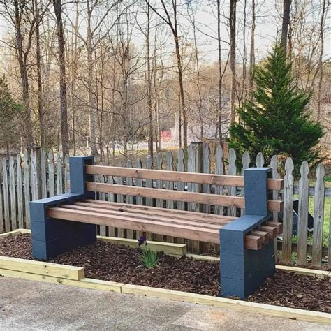 DIY Cinder Block Bench: Cute Outdoor Seating - Garden