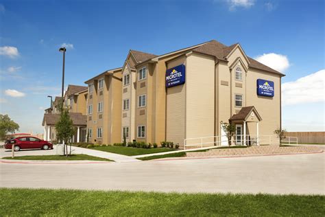 Microtel Inn & Suites by Wyndham Kenedy | Kenedy, TX Hotels