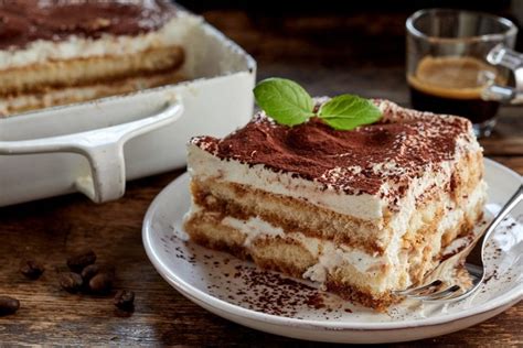 Tiramisu (Traditional Italian Recipe) - Tinis Kitchen