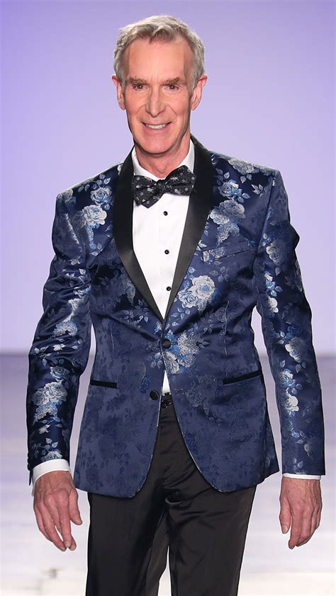 Bill Nye Proves He's the Real Star of New York Fashion Week With His Runway Walk - E! Online